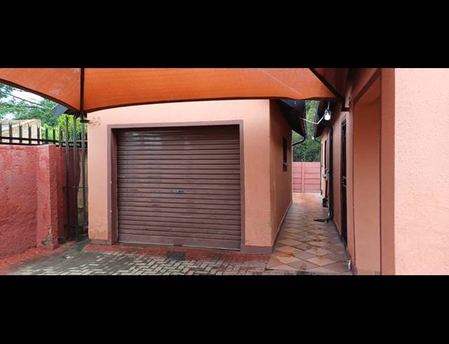 3 BEDROOM PROPERTY TO RENT IN BIRCH ACRES